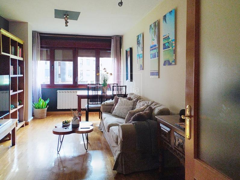 Foto 20dd7b89-8050-4cb8-aec3-50638f2c9d87. Planta baixa amb calefacció aparcament a Santo Domingo - El Campillín Oviedo