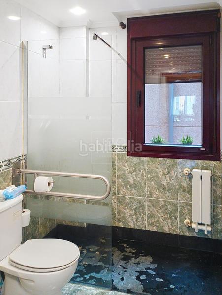 Foto a66a2fd7-0032-46e8-a5e6-1889eb63f246. Planta baixa amb calefacció aparcament a Santo Domingo - El Campillín Oviedo