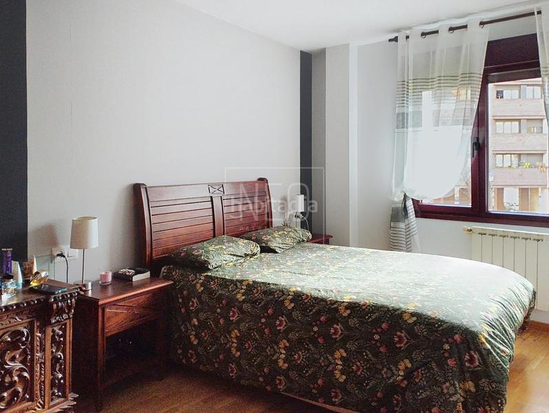 Foto acfc653d-5b94-45ff-ab84-16d83d53d36f. Planta baixa amb calefacció aparcament a Santo Domingo - El Campillín Oviedo