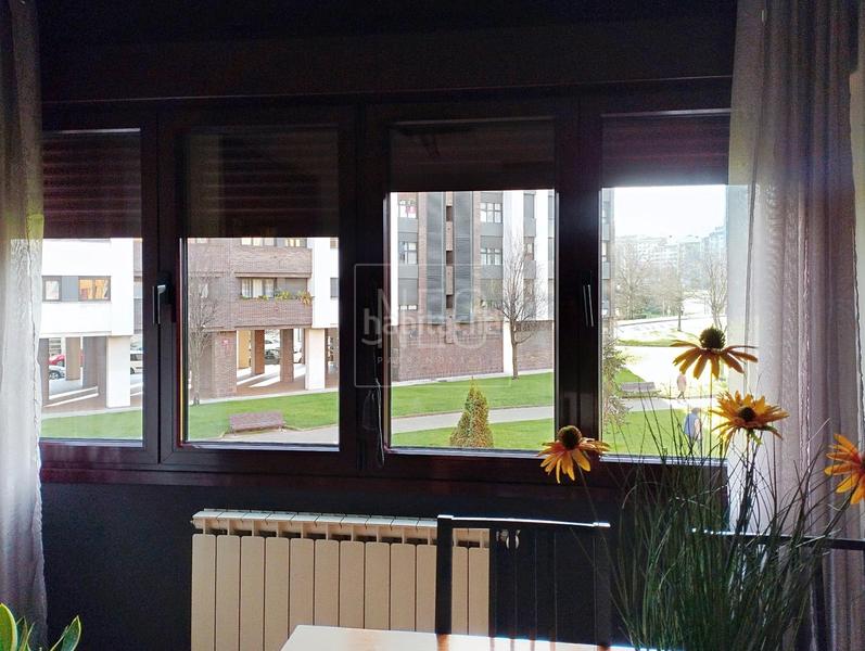 Foto b66ec2c2-0d6a-4594-a61c-f25619846224. Planta baixa amb calefacció aparcament a Santo Domingo - El Campillín Oviedo