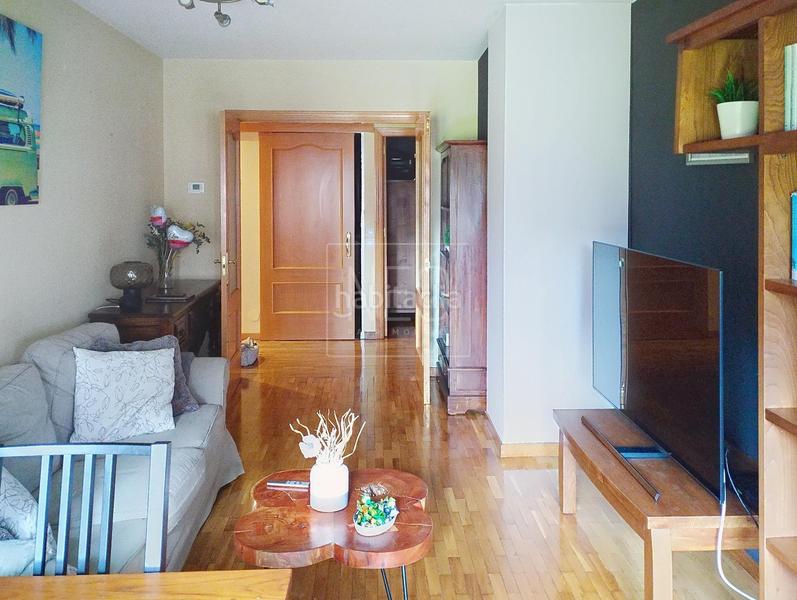 Foto e78dc05c-b65e-4b41-886f-bbf657bdbfb7. Planta baixa amb calefacció aparcament a Santo Domingo - El Campillín Oviedo