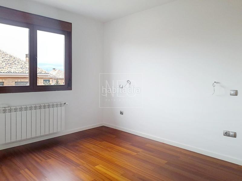 Foto 6da233a1-ca3c-447f-b003-2f7a2e151079. Casa aparellada amb calefacció aparcament a Centro Villaviciosa de Odón