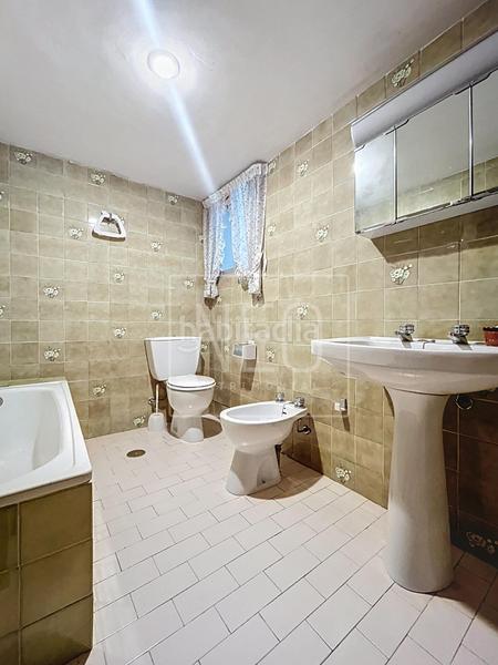 Foto 33250bf3-7d4d-4443-9787-78be869cbef7. Chalet  en calle balcon occidente, y carril de don cecilio en Alfacar