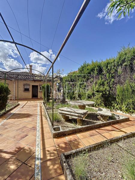 Foto a6a33d45-9f2e-44b0-b1a5-5d432d3b4984. Chalet  en calle balcon occidente, y carril de don cecilio en Alfacar