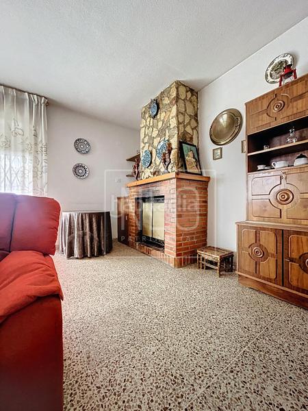 Foto c2109502-d264-4c89-ab88-709e2720b5e2. Chalet  en calle balcon occidente, y carril de don cecilio en Alfacar
