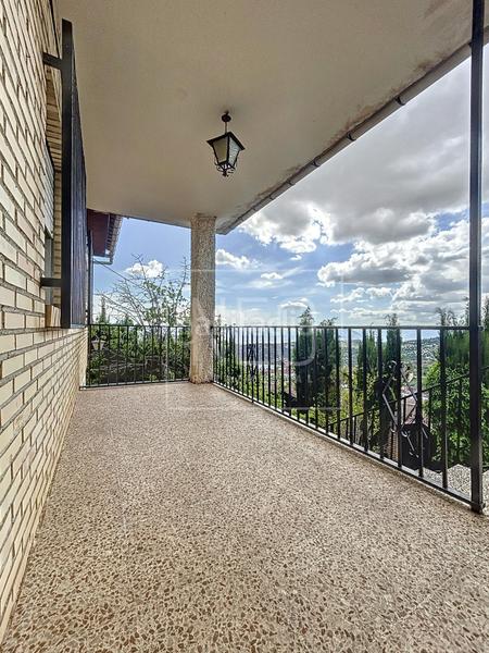 Foto e0adb14c-dc64-48dd-b398-40d506a79829. Chalet  en calle balcon occidente, y carril de don cecilio en Alfacar