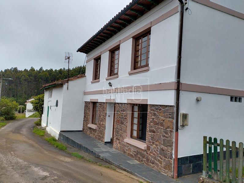 Foto d3964756-20a3-49fc-86a4-b3b499e10353. Haus mit heizung in Carreño