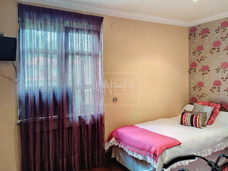 Foto d70b8fb4-d483-44cb-8735-74a2a3161ed9. Casa aparellada amb calefacció aparcament a La Felguera Langreo