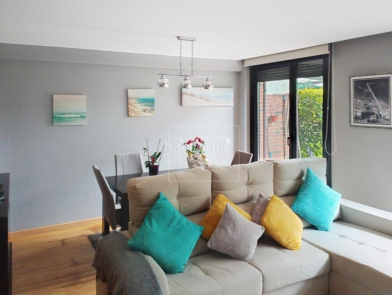 Foto 0d9ff399-b919-4d6c-b44a-59bf2bbc0eea. Casa adosada adosado en lapiquiella, barrio de Vega, gijon en Gijón