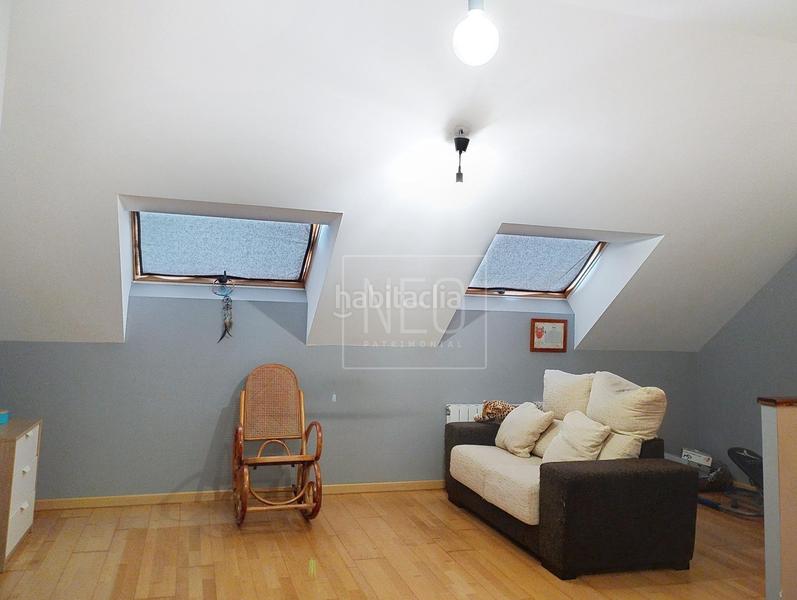 Foto 1bdad61f-230b-48ff-bd26-739f296c3758. Casa adosada adosado en lapiquiella, barrio de Vega, gijon en Gijón