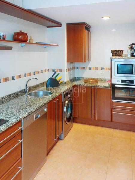 Foto 1d799e22-f22b-4605-b4f7-9e56521fc6d8. Casa adosada adosado en lapiquiella, barrio de Vega, gijon en Gijón