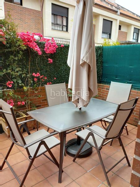 Foto 34b867ed-e3cc-4dec-8bba-4100852609f7. Casa adosada adosado en lapiquiella, barrio de Vega, gijon en Gijón