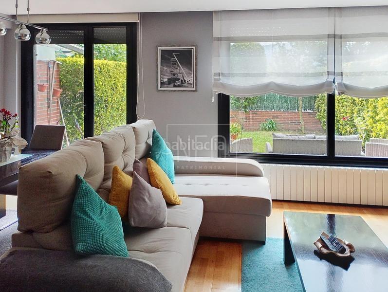 Foto a0d81d29-572e-407a-a20f-51b991612636. Casa adosada adosado en lapiquiella, barrio de Vega, gijon en Gijón