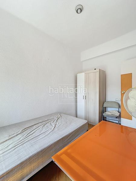 Foto c59d1d46-cbd5-4425-b395-df5bc8a58ed7. Piso  en dr pareja yebenes, en Plaza de Toros Granada