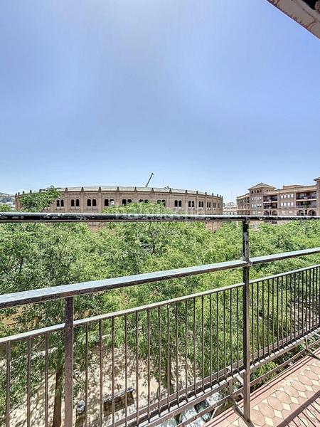 Foto c6dce8e1-20d3-429c-b944-b169c7513e76. Piso  en dr pareja yebenes, en Plaza de Toros Granada