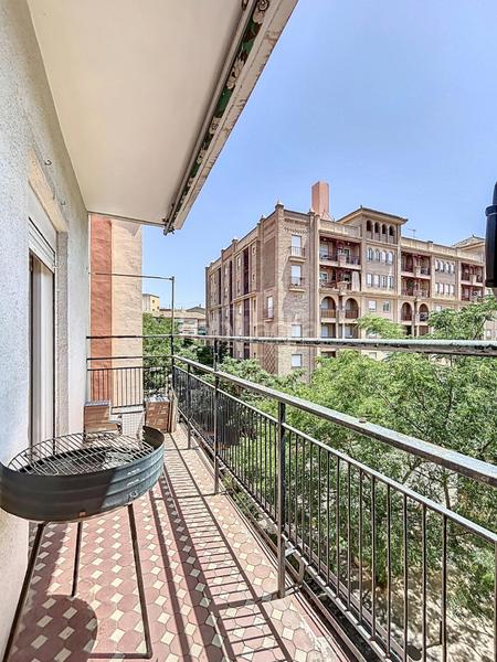 Foto d3331dc2-a95d-44a1-bcd1-e01a53bf7344. Piso  en dr pareja yebenes, en Plaza de Toros Granada