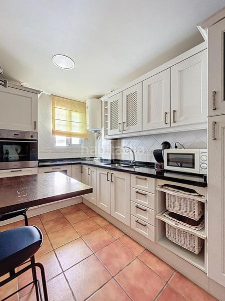 Foto a7ce0a3f-d0c3-4569-a703-8850395f3ce1. Piso  en calle mirlo, en Pajaritos Granada