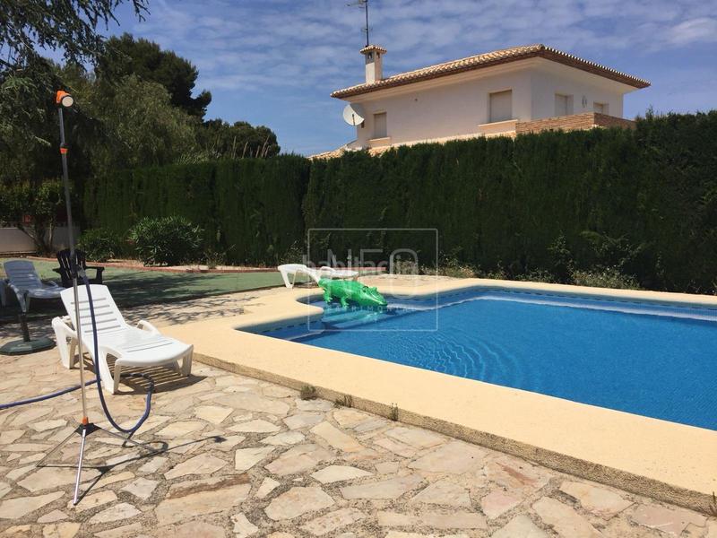 Foto dc5bc9dc-2e5c-4297-9329-a83467c00bd0. Chalet  individual en cami ample, las rotas denia en Dénia