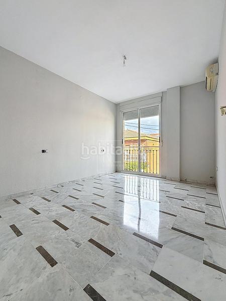 Foto f176b58e-f70a-4b85-a724-158024a7f7b8. Pis amb aparcament a Poniente Armilla