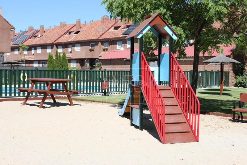 Foto 5c1be483-2161-4da5-80f3-1c4eeb31d0ea. Casa adosada adosado en paseo de la salud, en Universidad-Hospital Fuenlabrada