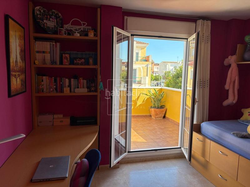 Foto 3a90aea2-ba05-49fc-a987-9dbebcc55f48. Casa adossada amb calefacció aparcament a Bulevar del Xúquer Cullera