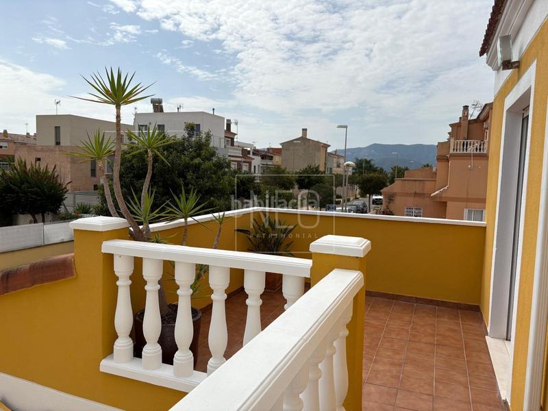 Foto 4a9a08c0-027b-4be3-a9eb-78166c169b64. Casa adossada amb calefacció aparcament a Bulevar del Xúquer Cullera