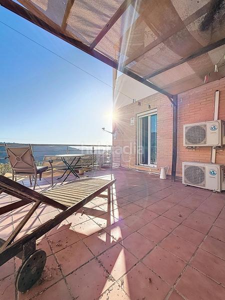 Foto 892bd295-2ebf-4f1b-b58a-6609a43bce58. Casa adossada amb calefacció aparcament piscina a Cenes de la Vega