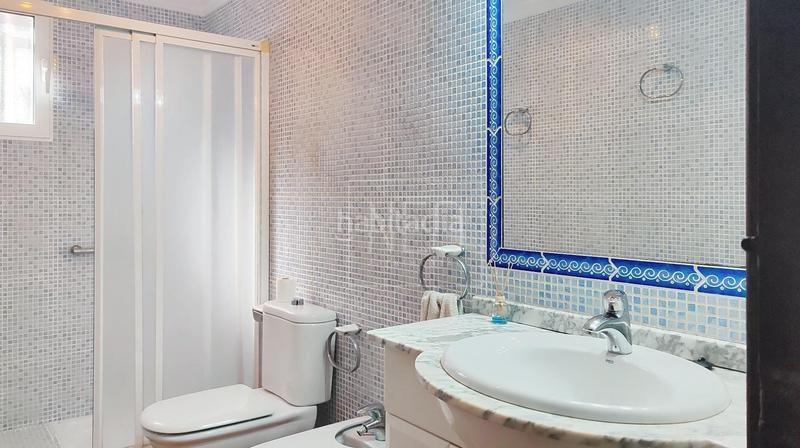 Foto eedf583c-dd7b-4353-9117-63ffb9e2ee62. Xalet amb aparcament piscina a Oliva playa Oliva