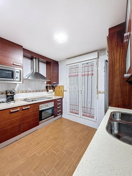 Foto 1cd6b41e-de2f-4a13-b279-7788c70f3190. Zweistöckige wohnung mit parking in Polideportivo Alhendín