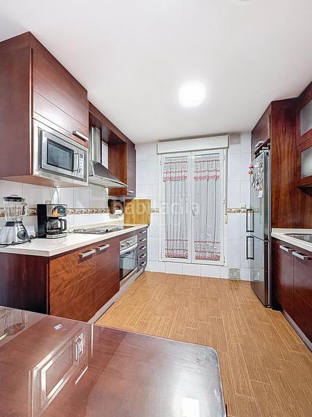 Foto 68d7ae64-1d3f-4e00-be9f-2cf83dd58b80. Zweistöckige wohnung mit parking in Polideportivo Alhendín