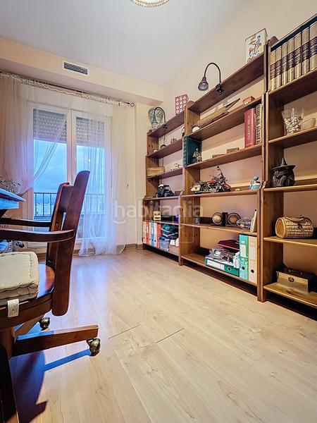 Foto ecaeda4d-52d1-40d5-9801-2371d52c6ac9. Zweistöckige wohnung mit parking in Polideportivo Alhendín