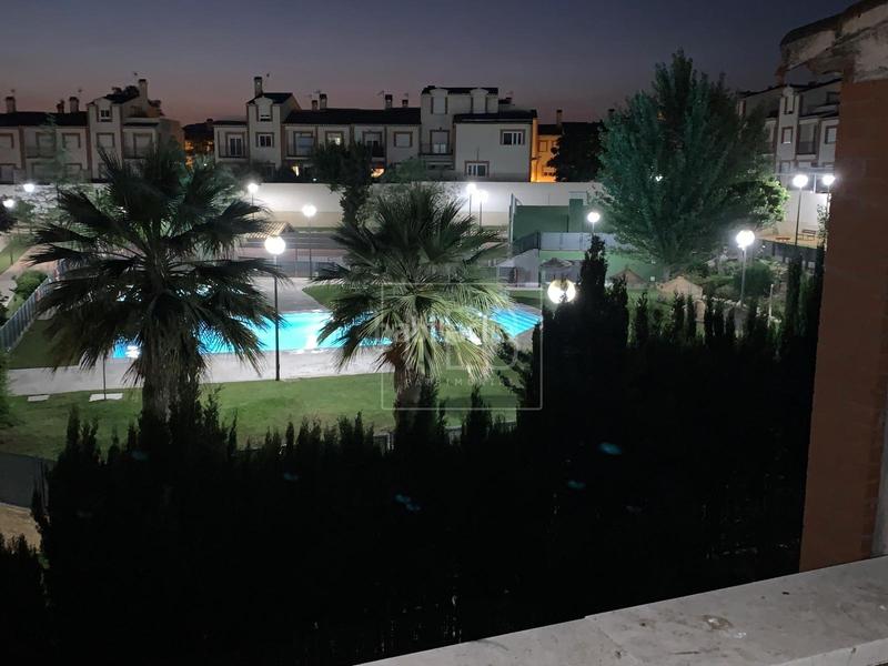 Foto 25632563-8ebe-4bad-8308-28de9fd7df1e. Towny house with heating parking pool in Atarfe