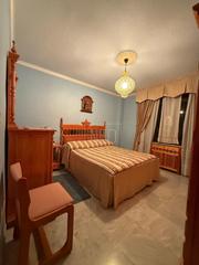 Etagenwohnung in Calle AGUSTINA DE ARAGON