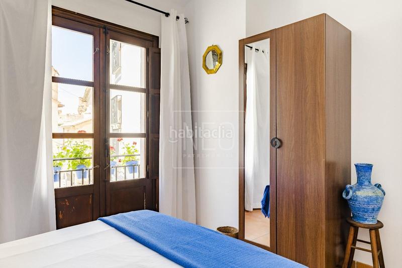 Foto cadbe923-eec7-4478-88a1-373dc6f08e2e. Casa adosada adosado en serrano, en Barrio de Albaicín Granada