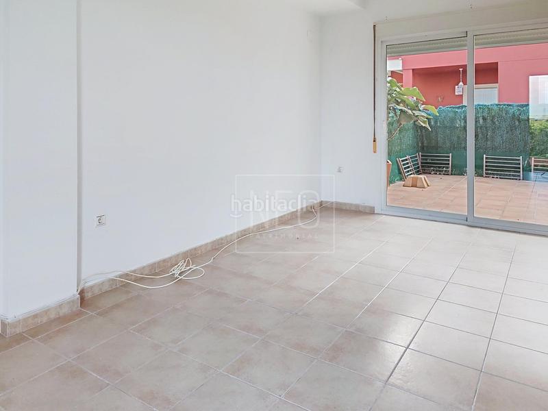 Foto e0f22c27-929f-4a4a-a59f-59342f5b5016. Maison jumelée avec parking dans Palmera