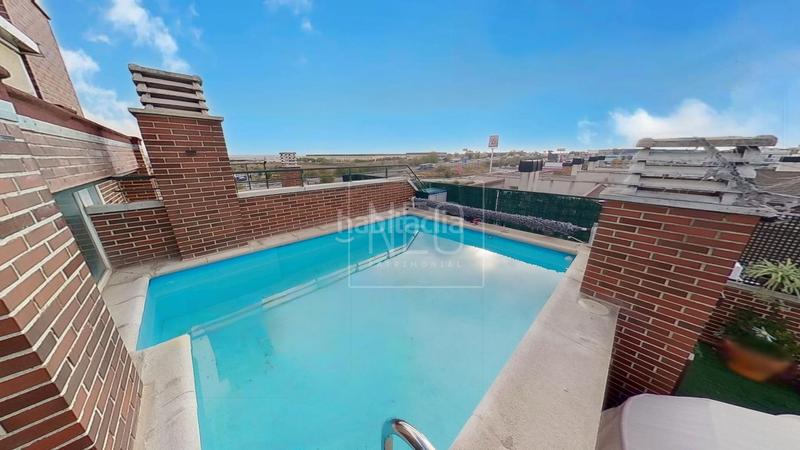 Foto 107131b8-9b4c-416d-9994-088db55e93a8. Attico con riscaldamento parcheggio piscina in Altos del Olivar-El Caracol Valdemoro
