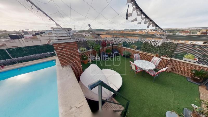 Foto 2c1595f3-41cd-459f-830d-17b4e85c229a. Attico con riscaldamento parcheggio piscina in Altos del Olivar-El Caracol Valdemoro