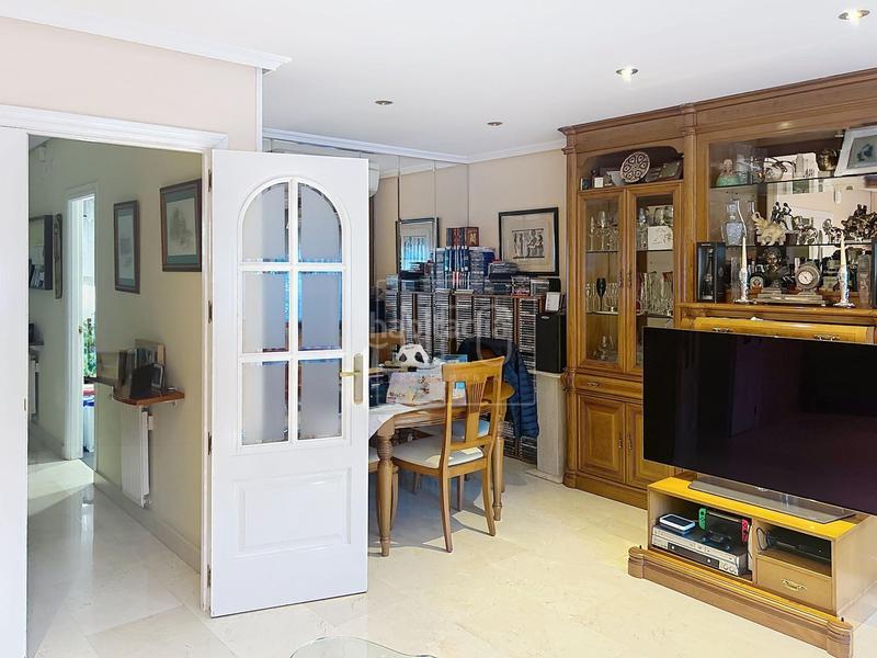 Foto 2af6531c-c773-4709-81b8-6e0ffa49bd79. Reihenhaus mit heizung parking in Salvador Madrid