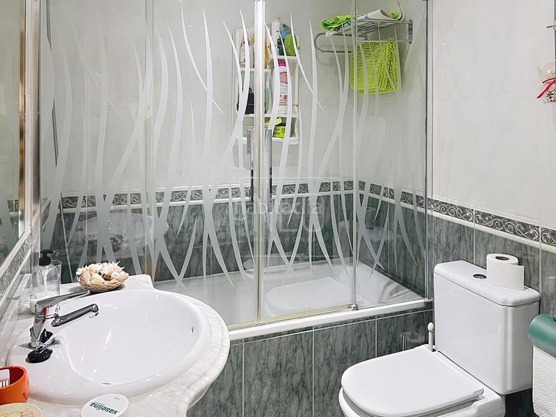 Foto 7b421ee2-9697-4488-ad2f-06164f3f32d6. Reihenhaus mit heizung parking in Salvador Madrid