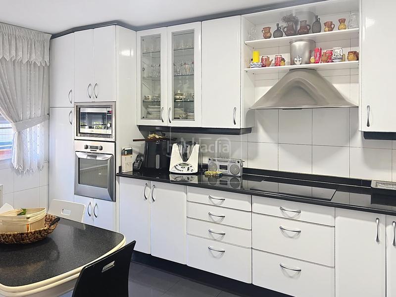 Foto df2b379f-830a-47e7-b600-4ccfcdb4f328. Reihenhaus mit heizung parking in Salvador Madrid