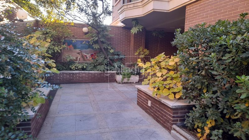 Foto 2357897b-b2a5-488a-8eb9-2616fc390e6b. Duplex con riscaldamento parcheggio piscina in Concepción Madrid