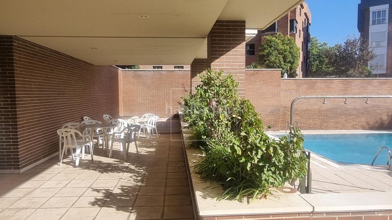 Foto f8167c8c-371e-46ed-8bf4-58c4d235c570. Duplex con riscaldamento parcheggio piscina in Concepción Madrid