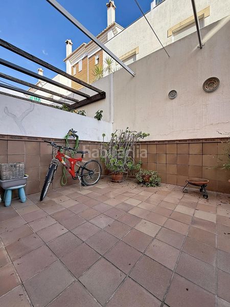 Foto 01731eba-39a5-4125-bd14-c489d262f8f0. Casa adossada amb calefacció aparcament a Cervantes Granada