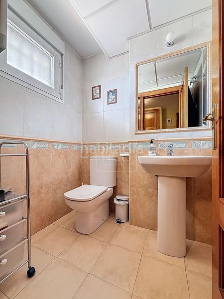 Foto 73881a55-8870-48cf-a581-98ae63da3023. Casa adossada amb calefacció aparcament a Cervantes Granada