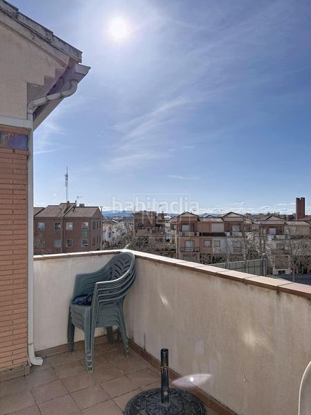 Foto d4347b4d-9e2d-4383-a7fa-47fe86483f2e. Casa adossada amb calefacció aparcament a Cervantes Granada