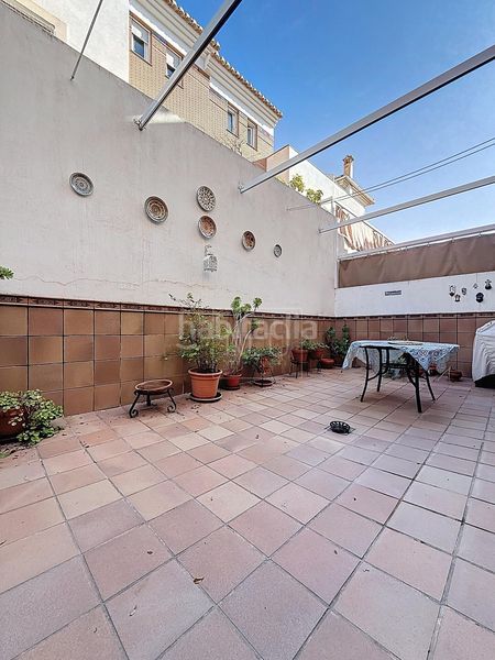 Foto d91ee6dd-11ef-464e-8808-1ea9327795ad. Casa adossada amb calefacció aparcament a Cervantes Granada