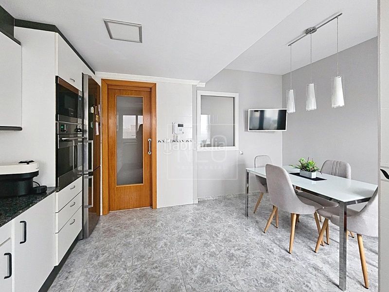 Foto 36026656-fa8a-4337-8eb8-7cd6ec428130. Pis amb aparcament a Barrio de Campanar Valencia