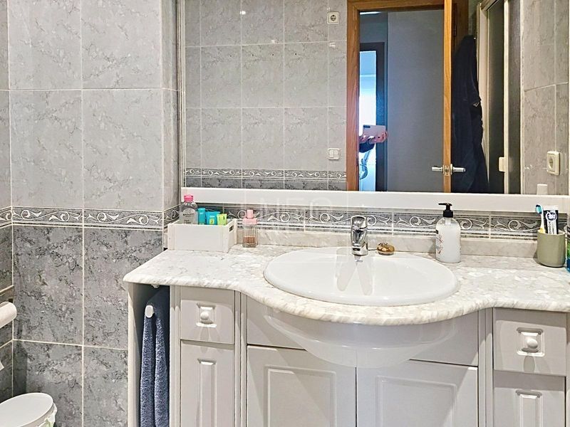 Foto aaa4b1bb-8f9c-4a3f-9431-fe520f0d3ed9. Pis amb aparcament a Barrio de Campanar Valencia