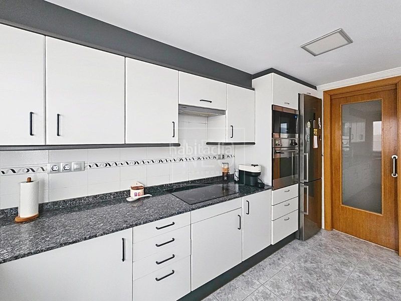 Foto fce70dbe-a455-474e-95d7-33b3b837106d. Pis amb aparcament a Barrio de Campanar Valencia