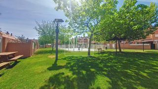 Doppelhaus  Calle ernesto sabato. Pareado en calle ernesto sabato, parla